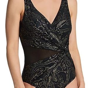 Beautiful one piece  Miraclesuit Sultana Circle
